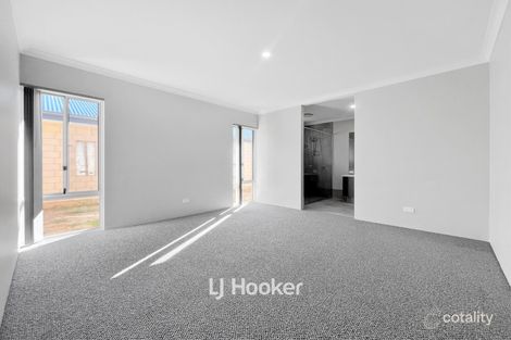 Property photo of 14 Leschenaultia Loop Yalyalup WA 6280