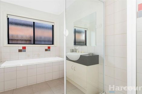 Property photo of 29 Vautier Place South Morang VIC 3752