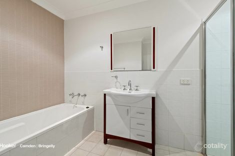 Property photo of 28/41 Woodhouse Drive Ambarvale NSW 2560