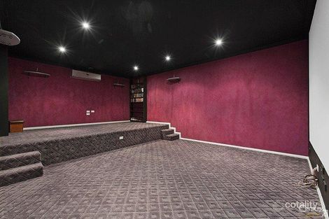 Property photo of 74 Webster Way Pakenham VIC 3810
