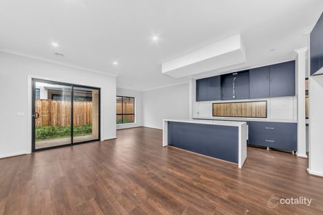 100 Burnbank Pde, Clyde North, VIC 3978