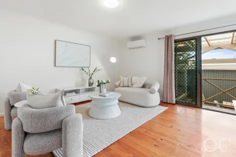 Property photo of 2/4 River Road Port Noarlunga SA 5167