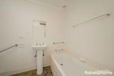 Property photo of 2/6 Cumberland Road Ingleburn NSW 2565