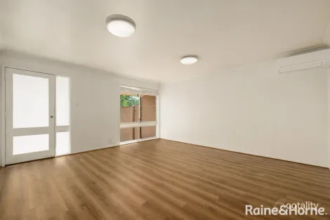 Property photo of 2/6 Cumberland Road Ingleburn NSW 2565