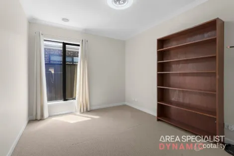 Property photo of 39 Winchcombe Way Cranbourne North VIC 3977