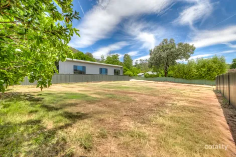 Property photo of 2 Lachlan Court Bright VIC 3741