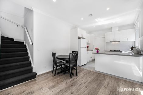 Property photo of 10 Butina Crest Pakenham VIC 3810