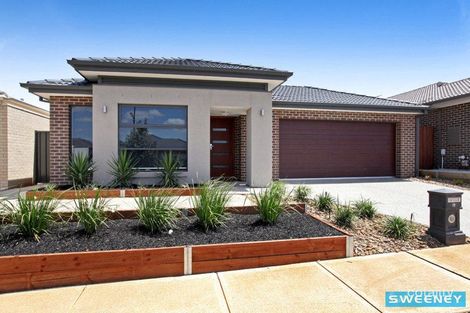 Property photo of 11 Phoenix Grove Fraser Rise VIC 3336