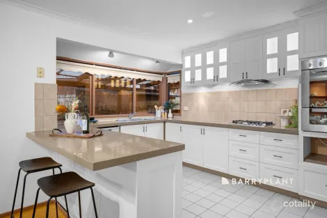 Property photo of 6 Schuler Court Narre Warren VIC 3805