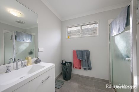 Property photo of 52 James Melrose Drive Brookfield VIC 3338