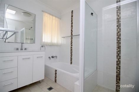 Property photo of 15 Darren Avenue Kanahooka NSW 2530