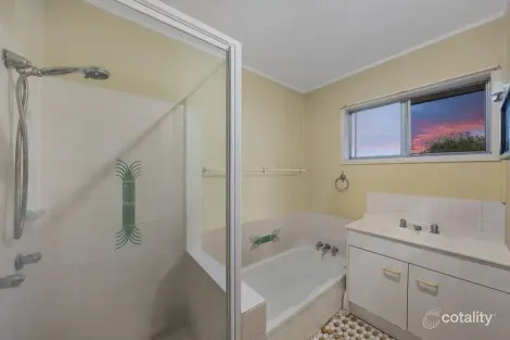 Property photo of 9 Nottingham Parade Bray Park QLD 4500