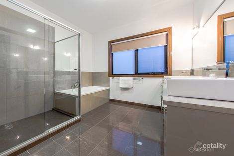 Property photo of 5 Nell Place Narre Warren South VIC 3805