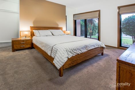 Property photo of 5 Nell Place Narre Warren South VIC 3805