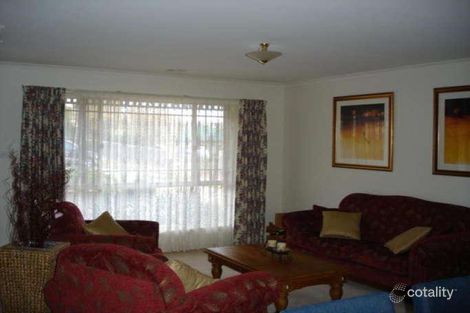 Property photo of 3 Copperfield Place Jerrabomberra NSW 2619