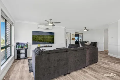 Property photo of 8 Misfeld Close Gracemere QLD 4702