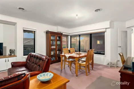 Property photo of 37 Forest Drive Jerrabomberra NSW 2619