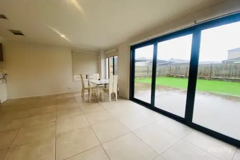Property photo of 22 Fielding Drive Truganina VIC 3029