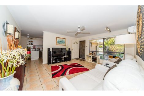 Property photo of 2/2 Cassandra Crescent Labrador QLD 4215