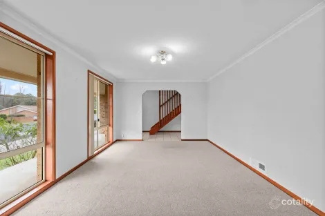 Property photo of 16 Barracks Flat Drive Karabar NSW 2620
