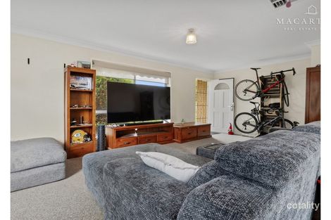 Property photo of 32 Eldershaw Drive Forest Hill NSW 2651