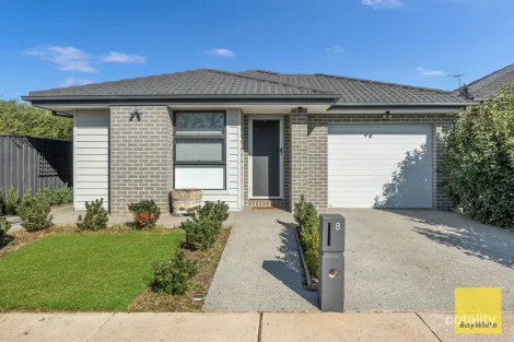 8 Ambrose St, Rockbank, VIC 3335