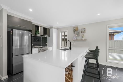 Property photo of 5 Cornell Court Lucas VIC 3350