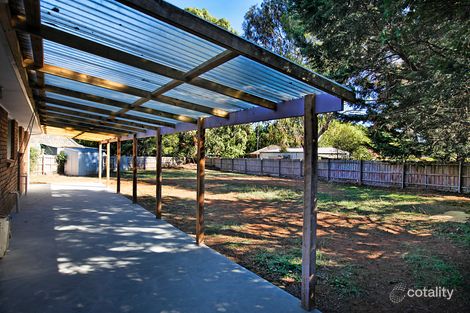 Property photo of 8 James Court Woodend VIC 3442