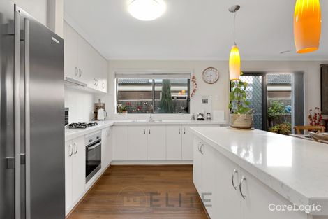 Property photo of 30 Landini Circuit Cranbourne North VIC 3977