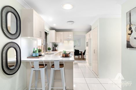 Property photo of 12 Pinnacle Close Regents Park QLD 4118