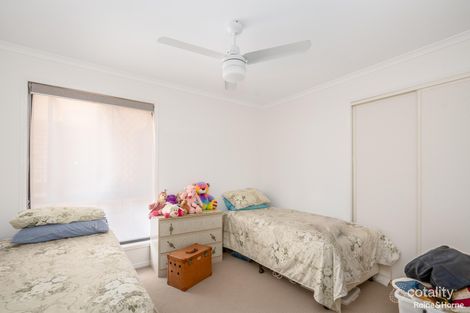 Property photo of 3 Oriole Court Eli Waters QLD 4655