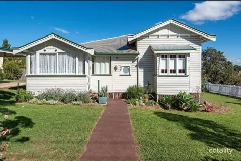 50 Jellicoe St, Mount Lofty, QLD 4350
