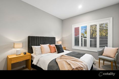 2/10 Tennyson Ave, Kilsyth, VIC 3137