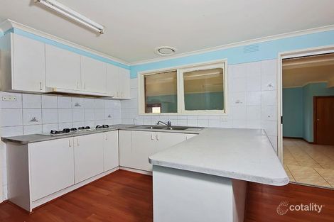Property photo of 32 Glenmaggie Drive St Albans VIC 3021