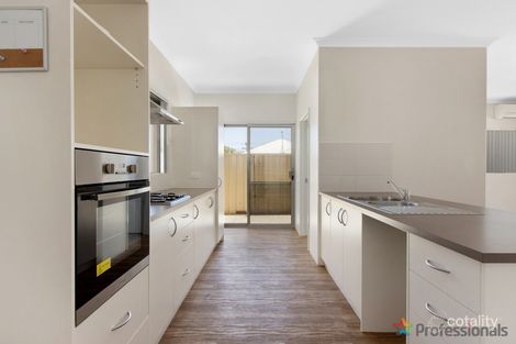 Property photo of 10 Waddingham Way Medina WA 6167