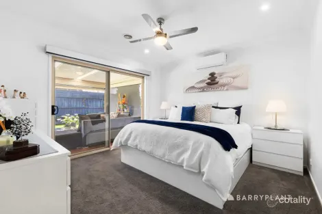 Property photo of 44 Breenview Place Doreen VIC 3754