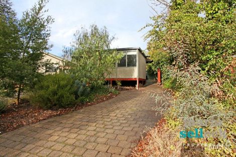 Property photo of 34 Lawley Place Deakin ACT 2600