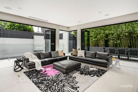 Property photo of 19 Kambea Grove Caulfield North VIC 3161