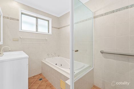 Property photo of 27 Bridgeview Road Yarrawarrah NSW 2233