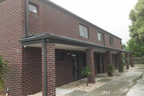 2/51 Henry St, Pakenham, VIC 3810