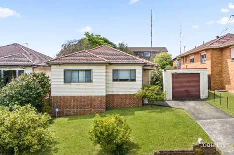 Property photo of 4 Gundarun Street West Wollongong NSW 2500
