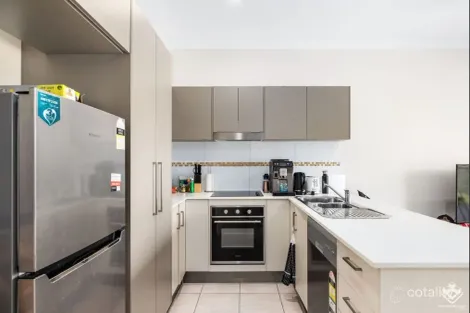 2 Lakes Entrance Dr, Springfield Lakes, QLD 4300