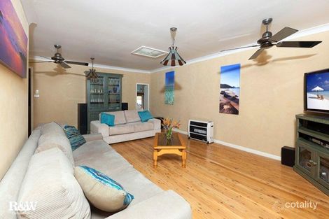 Property photo of 22 Anthony Drive Rosemeadow NSW 2560