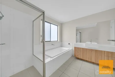 Property photo of 18 Parkleigh Drive Kurunjang VIC 3337