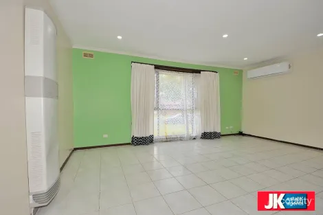 Property photo of 13 Tamarind Crescent Werribee VIC 3030