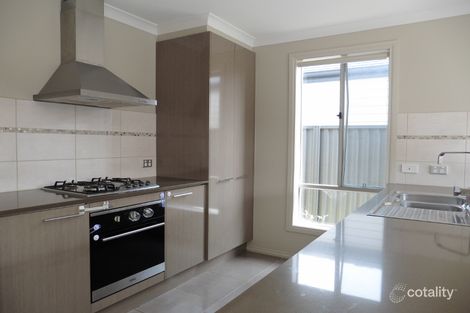 Property photo of 26 Canmore Street Cranbourne East VIC 3977