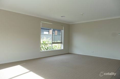 Property photo of 26 Canmore Street Cranbourne East VIC 3977