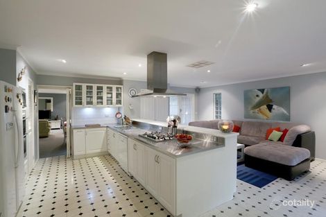 Property photo of 70 Marianne Way Mount Waverley VIC 3149