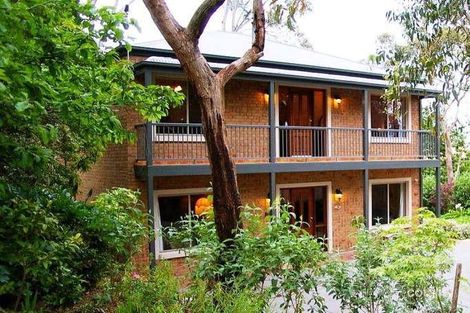 11 Hill St, Crafers West, SA 5152