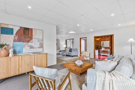 Property photo of 1 Crestview Street Kenmore QLD 4069